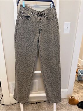 Universal Thread Mid Rise 90s Baggy Jeans - gray leopard print